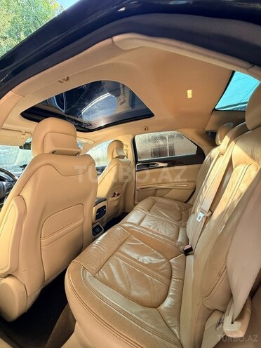 Lincoln MKZ-10