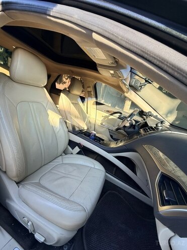 Lincoln MKZ-11
