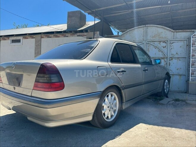 Mercedes C 230-7