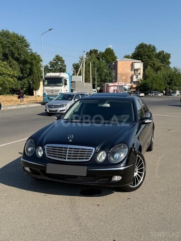 Mercedes E 240-1