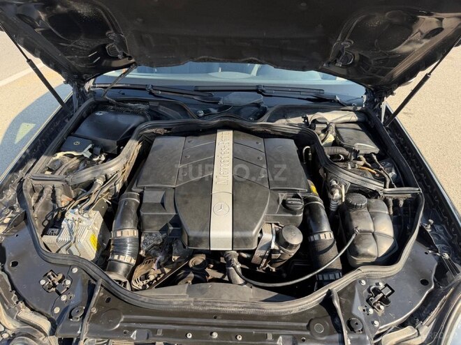 Mercedes E 240-11