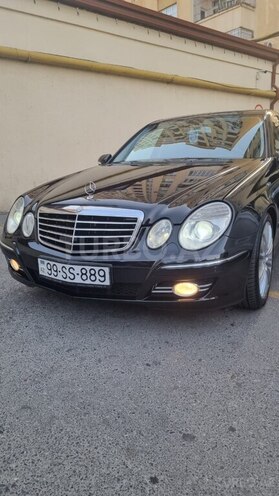 Mercedes E 220-1