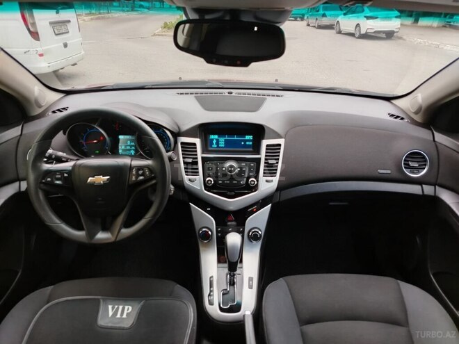 Chevrolet Cruze-12