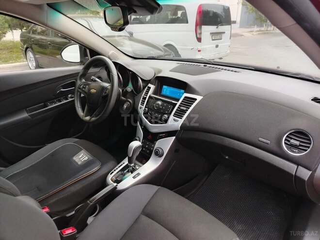 Chevrolet Cruze-17