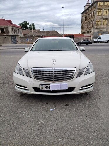 Mercedes E 250-1