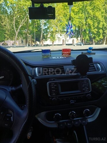 Kia Rio-12