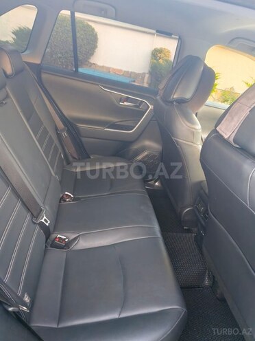 Toyota RAV4-10