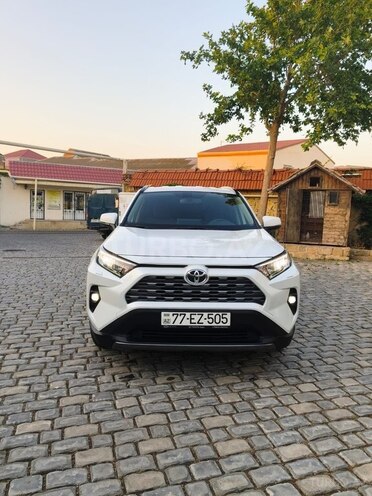 Toyota RAV4-15