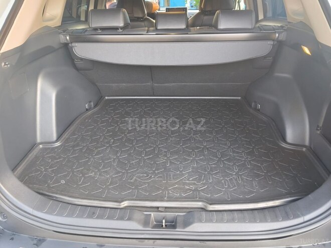 Toyota RAV4-11