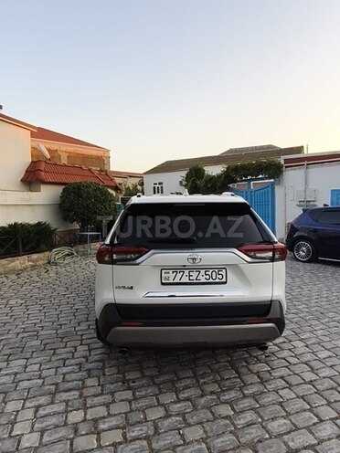 Toyota RAV4-4