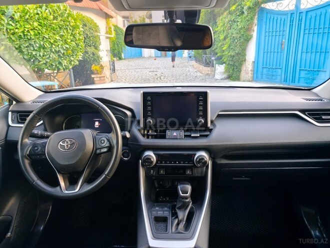 Toyota RAV4-12