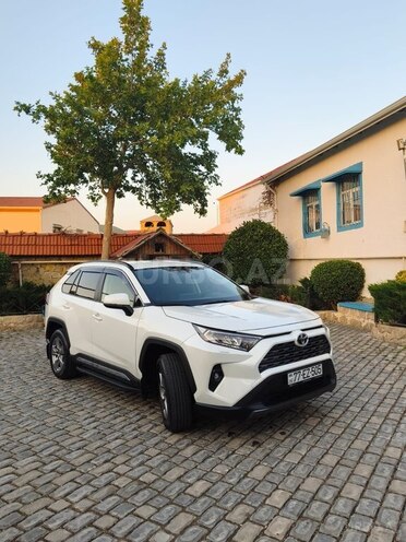 Toyota RAV4-6