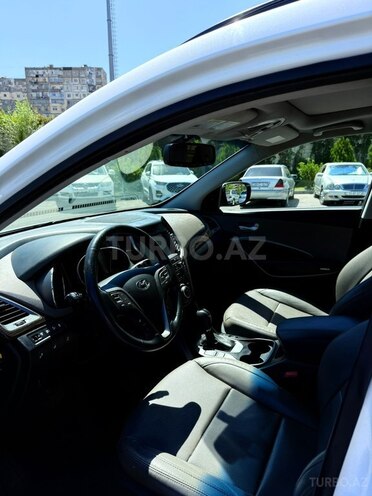 Hyundai Santa Fe-12