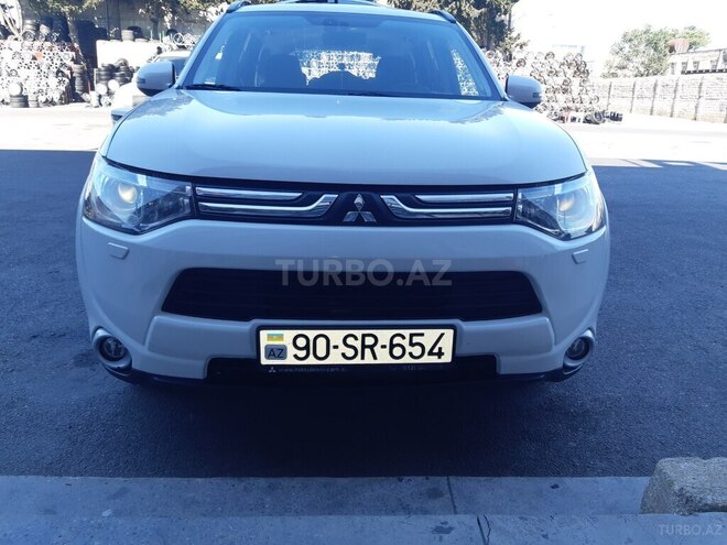 Mitsubishi Outlander-1