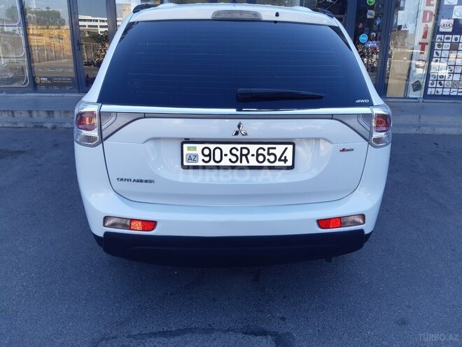 Mitsubishi Outlander-2