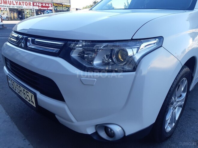 Mitsubishi Outlander-3