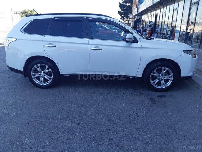 Mitsubishi Outlander-5