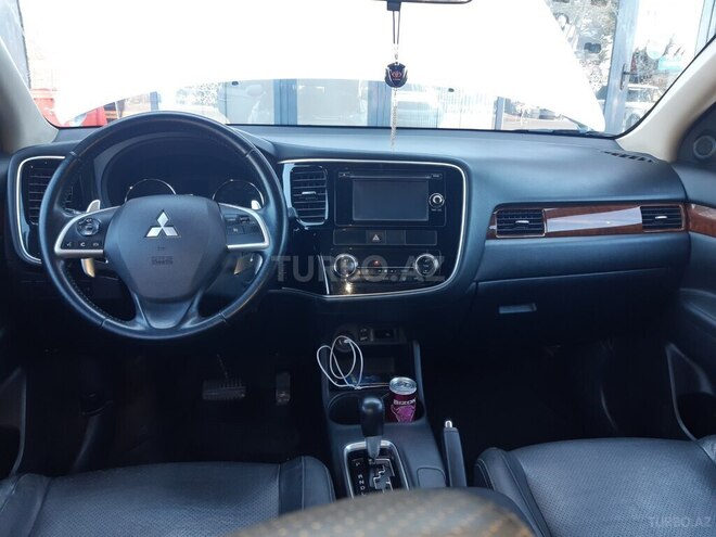 Mitsubishi Outlander-6