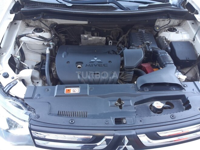 Mitsubishi Outlander-9