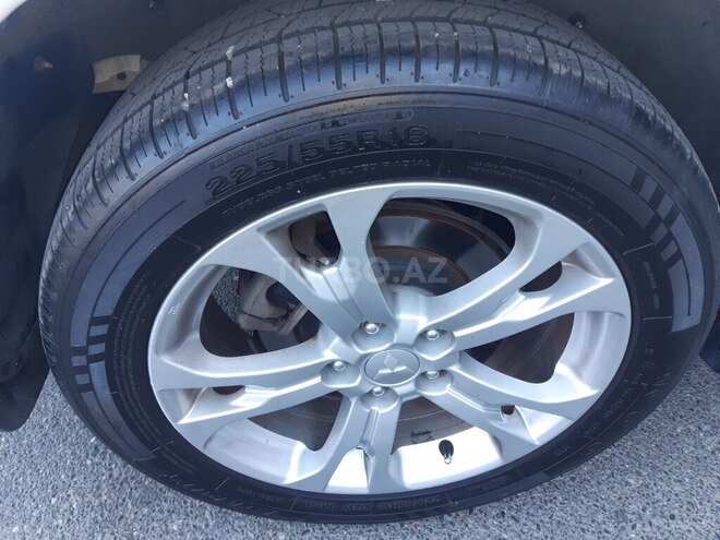 Mitsubishi Outlander-10