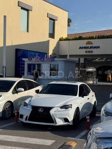 Lexus IS 200t-3