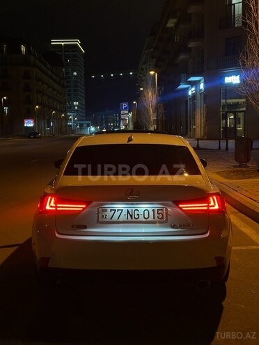 Lexus IS 200t-8
