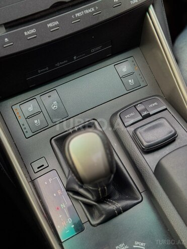 Lexus IS 200t-11