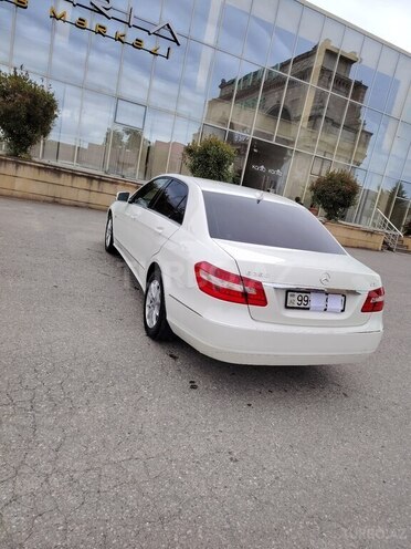 Mercedes E 250-9