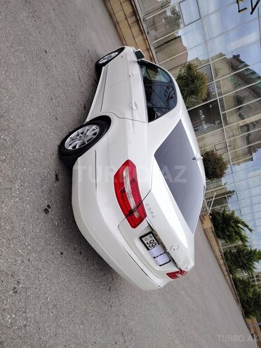 Mercedes E 250-10