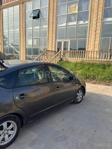 Toyota Prius-2