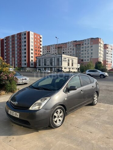 Toyota Prius-12