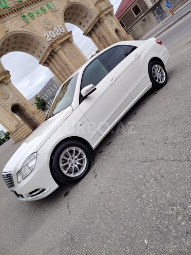 Mercedes E 250-12