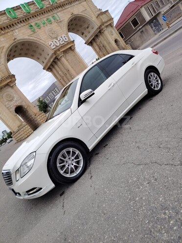 Mercedes E 250-13