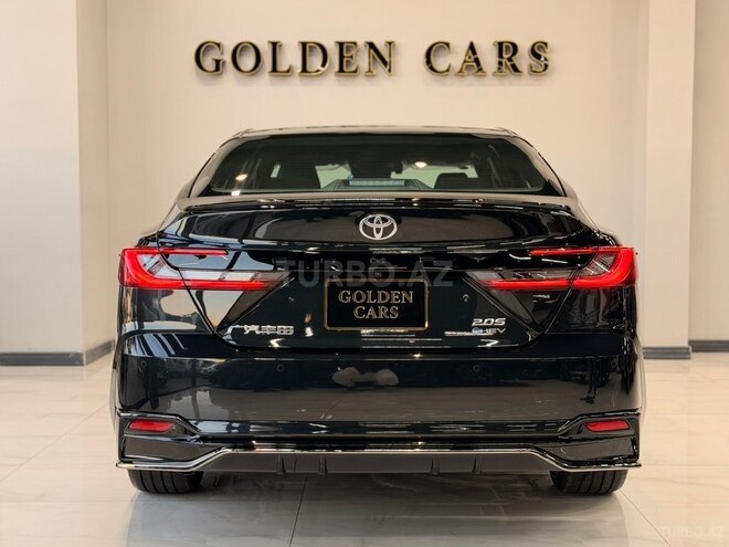 Toyota Camry-9