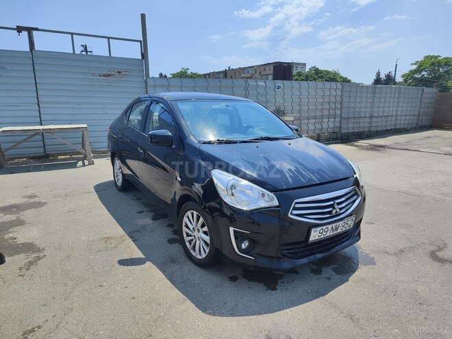 Mitsubishi Attrage-3