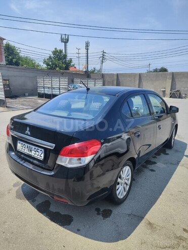 Mitsubishi Attrage-7