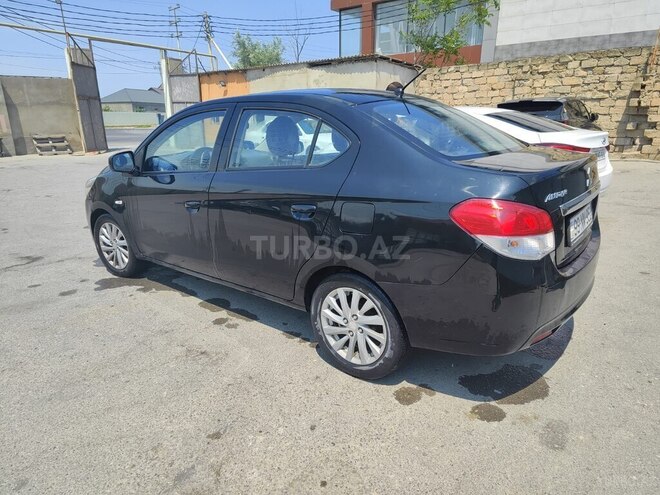 Mitsubishi Attrage-10