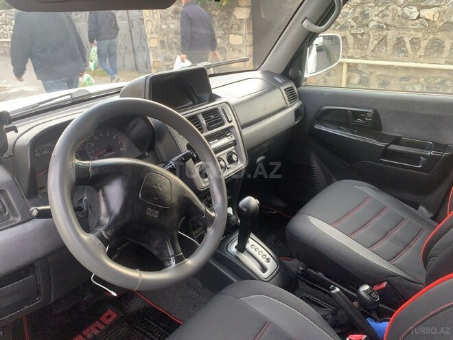 Mitsubishi Pajero io-4