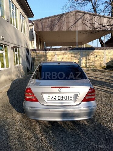 Mercedes C 200-2