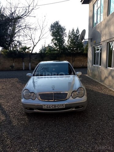 Mercedes C 200-1