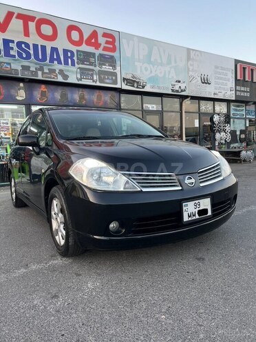 Nissan Tiida-4
