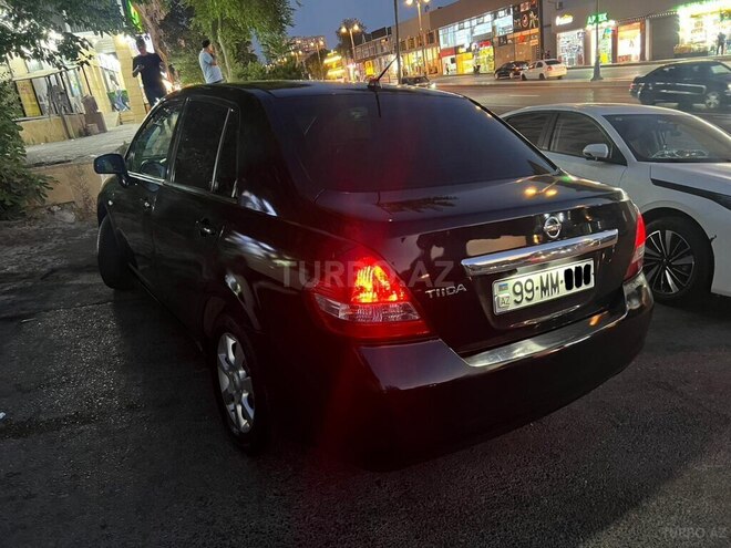 Nissan Tiida-6