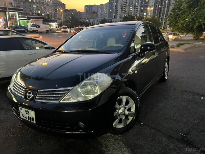 Nissan Tiida-5