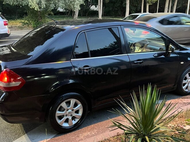 Nissan Tiida-14