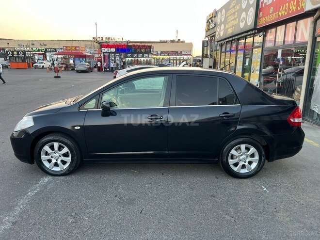 Nissan Tiida-11