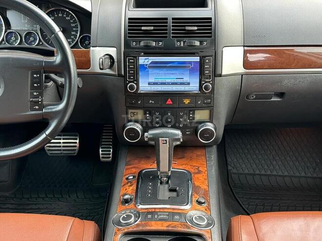 Volkswagen Touareg-21