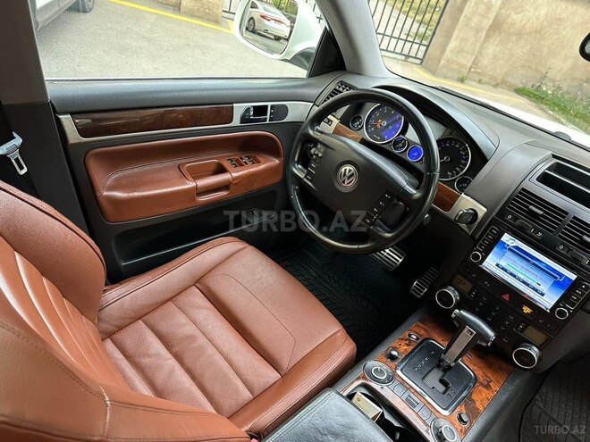 Volkswagen Touareg-18