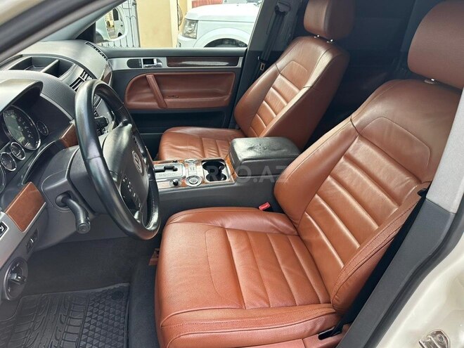 Volkswagen Touareg-12