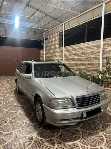 Mercedes C 220-11