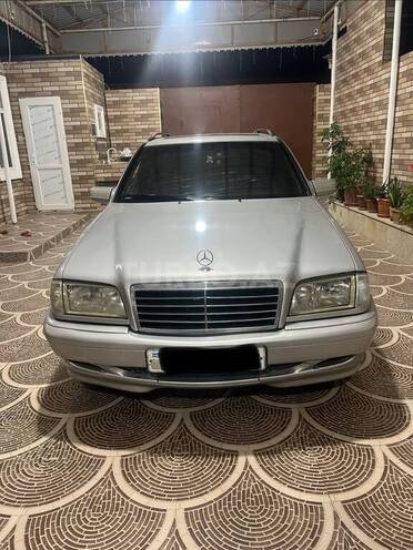 Mercedes C 220-1
